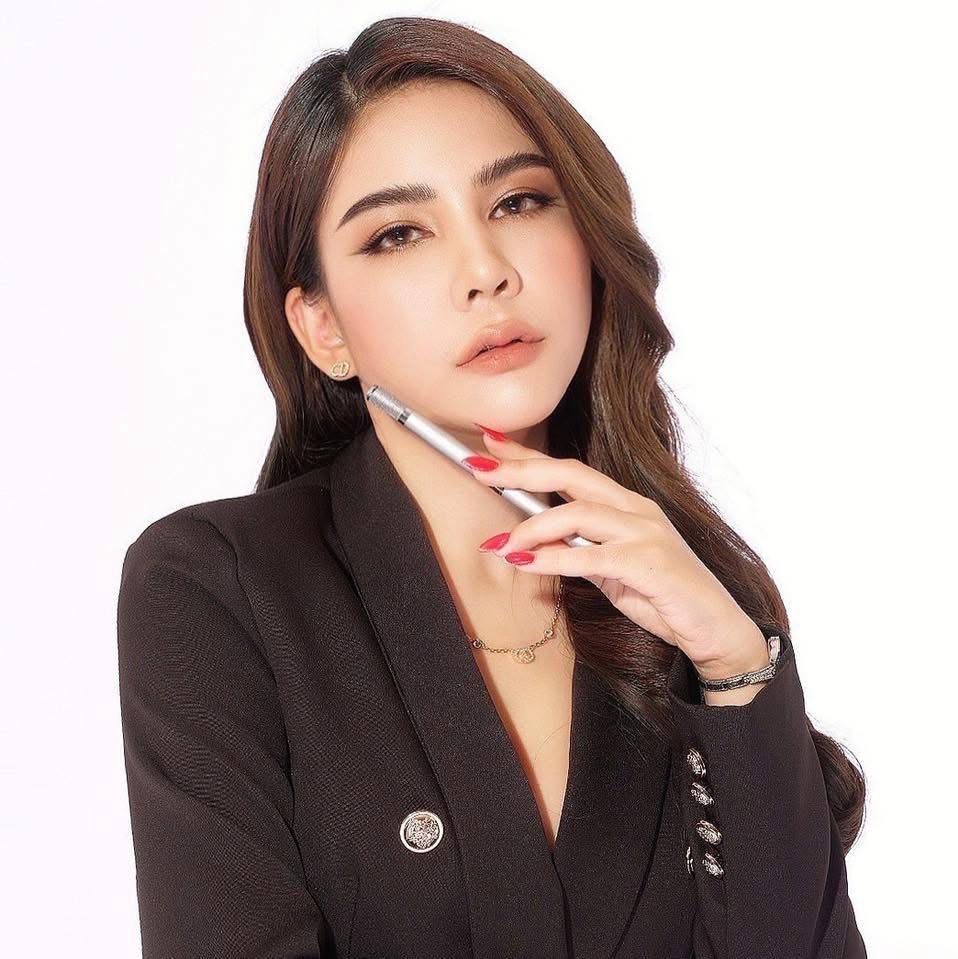 Master Ploy PMU Artist & Instructor Bangkok